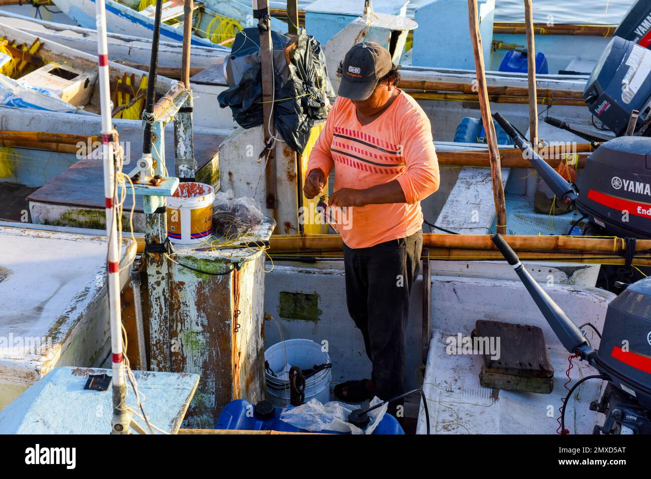 Fisherman, El Cuyo, Yucatan, Messico Foto Stock