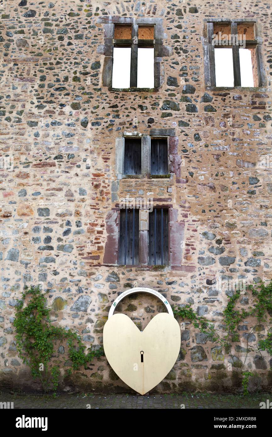 Un lucchetto come decorazione di nozze, Castello di Sababurg, Hofgeismar, Weser Uplands, Weserbergland, Assia, Germania Foto Stock