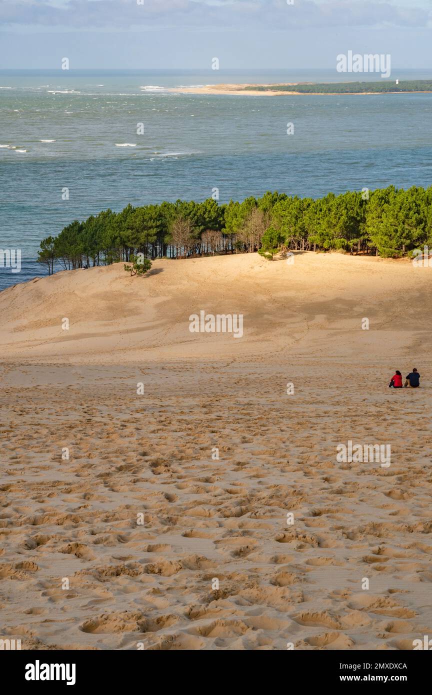 La duna del Pilat sulla costa atlantica di Nouvelle-Aquitaine è la collina di sabbia più alta d'Europa con 103 metri, nel sud-ovest della Francia Foto Stock