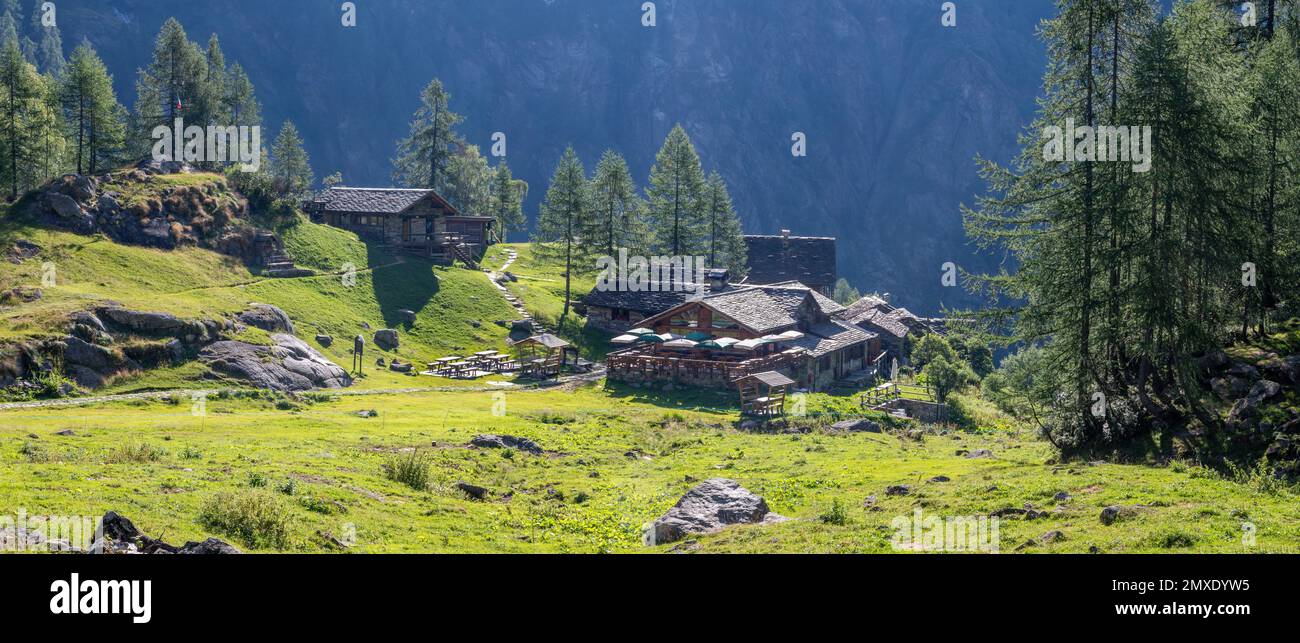 Lo chalet Riffugio Pastore alla luce del mattino - Valsesia - Italia. Foto Stock