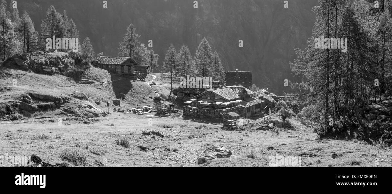 Lo chalet Riffugio Pastore alla luce del mattino - Valsesia - Italia. Foto Stock