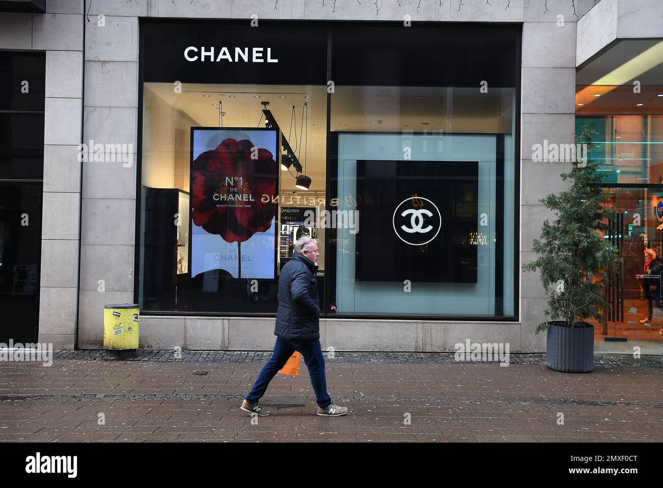 Copenhagen/Danimarca/03 Febbraio 2023/ Chanel Store view from stroeger in danish Capial Copenhagen. (Foto: Francis Joseph Dean/Dean Pictures) Foto Stock