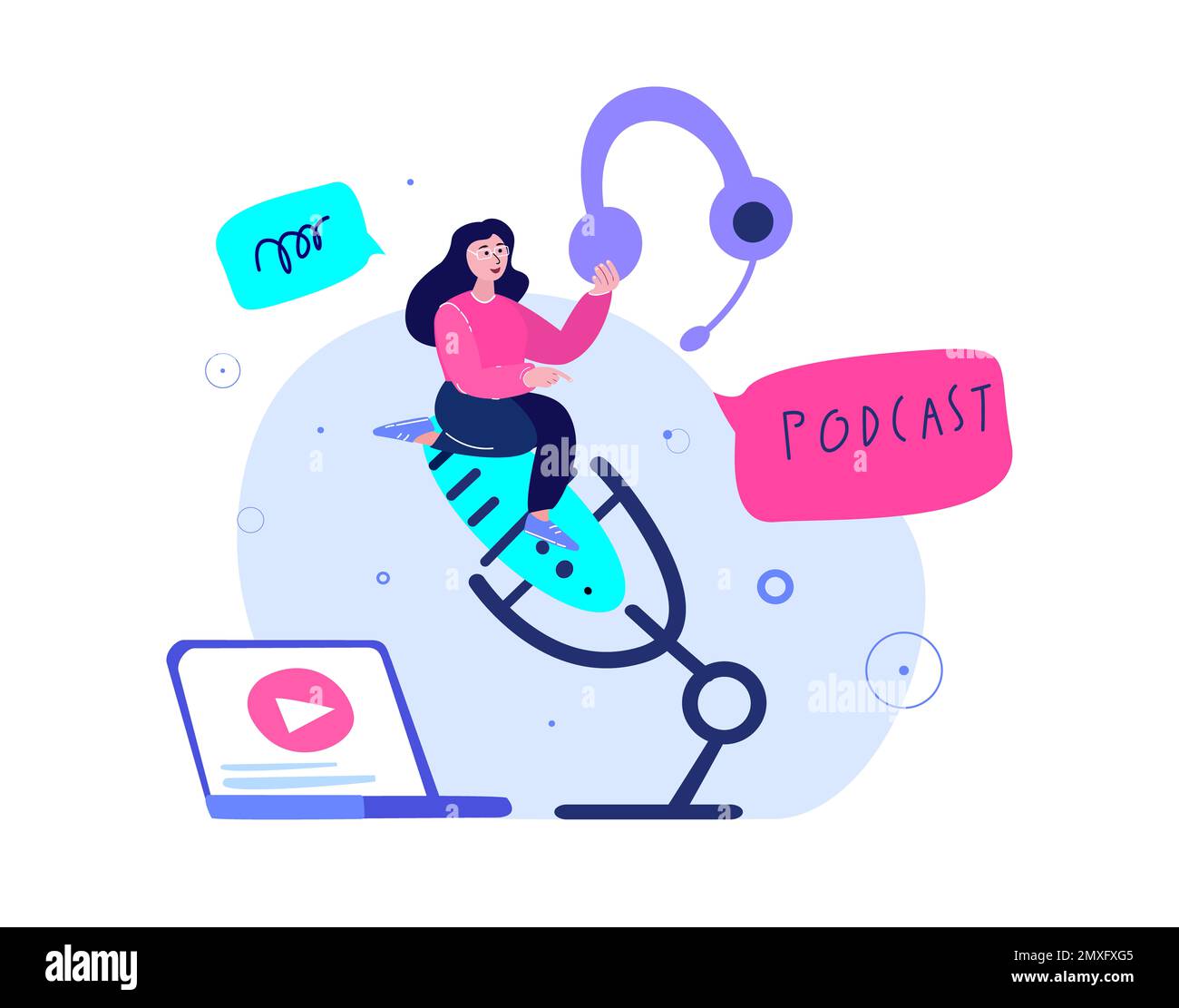 Blog online Podcast.Woman con cuffie parlare sul microfono, Media radio host.laptop Internet Recording.Multimedia Blogger Podcaster,Broadcaste Foto Stock