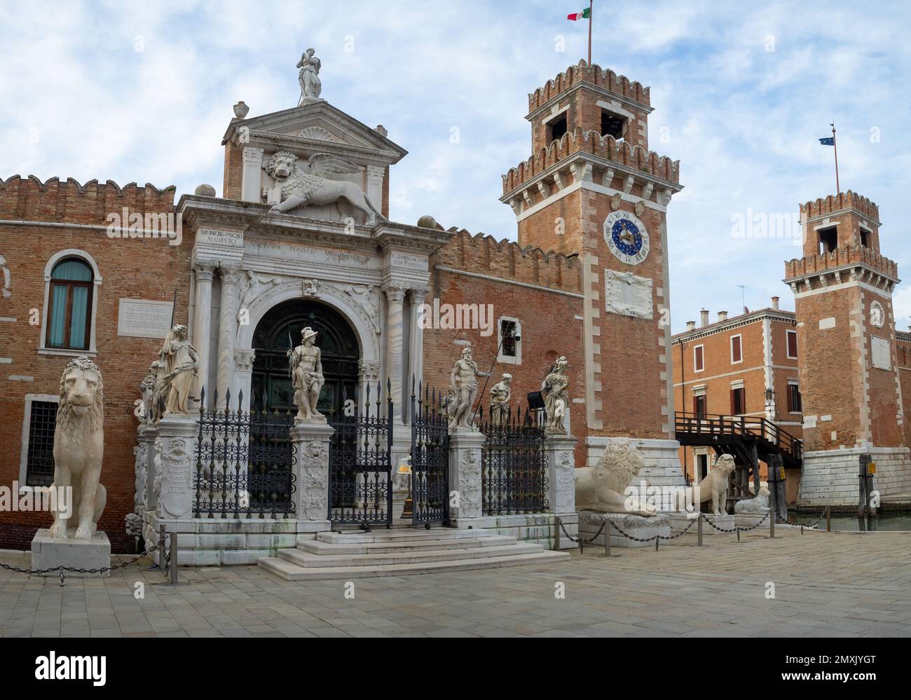 Porta e torri dell'Arsenale veneziano Foto Stock