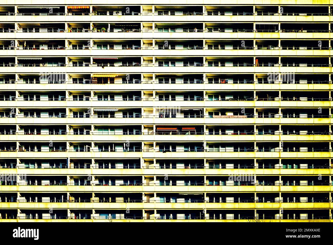 Facciata di un alto edificio ad Alexanderplatz, Berlino, Germania, Europa Foto Stock