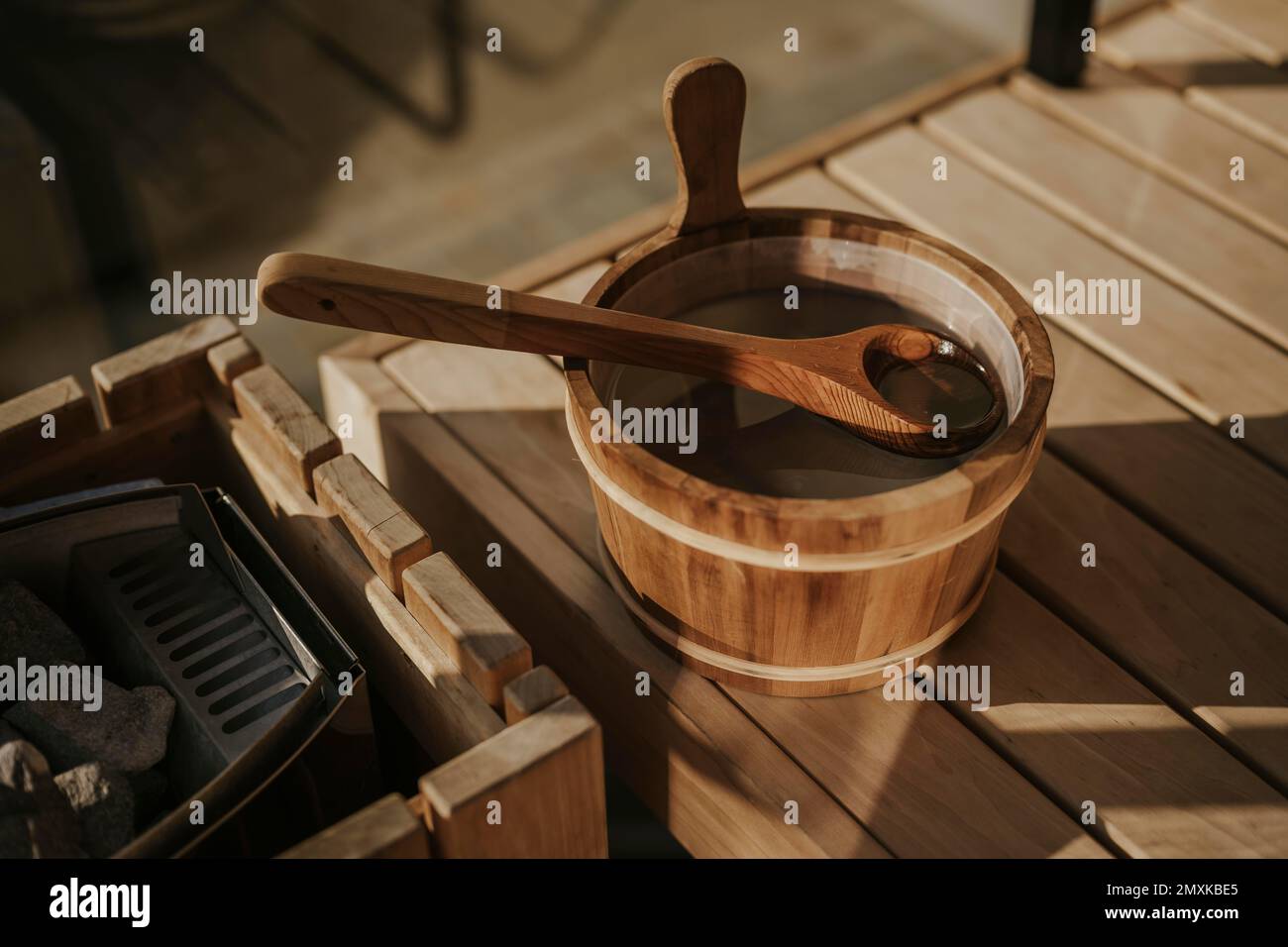 Sauna riscaldata e vasca di infusione, sauna interna Foto Stock