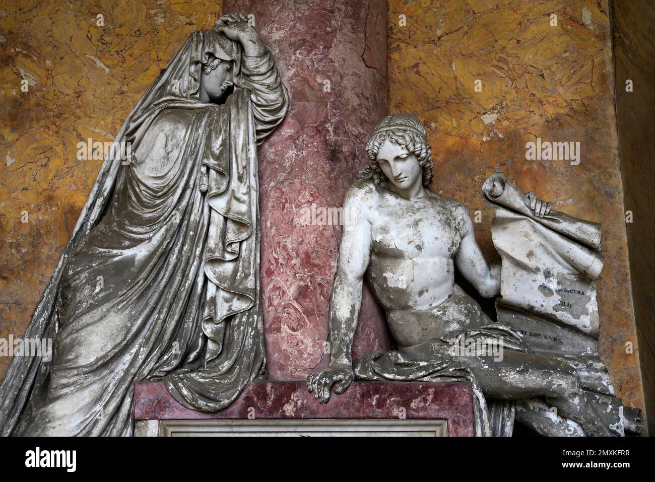 Statue, Cimitero Monumentale di Certosa, Bologna, Emilia-Romagna, Italia, Europa Foto Stock
