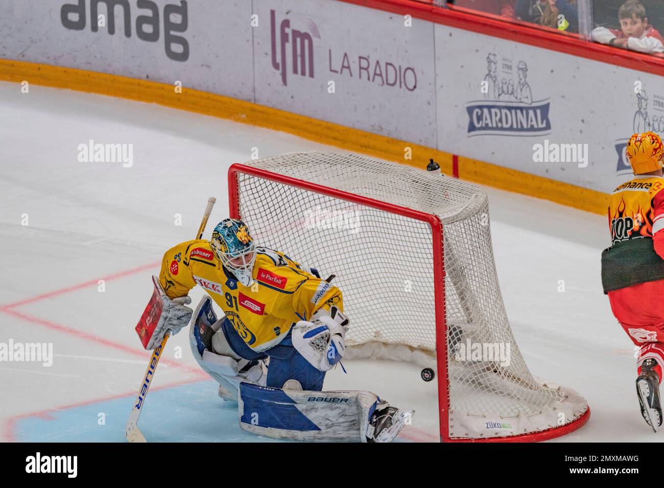 3 febbraio 2023, Losanna, Cantone di Vaud, Svizzera: Losanna Svizzera, 02/03/2023: Gilles Senn di HC Davos (91) concede un gol durante il 42nd° giorno della stagione 2022-2023 della Lega nazionale svizzera della stagione 2022-2023 della Lega nazionale svizzera con le squadre di Losanna HC e HC Davos. (Credit Image: © Eric Dubost/Pacific Press via ZUMA Press Wire) SOLO PER USO EDITORIALE! Non per USO commerciale! Foto Stock