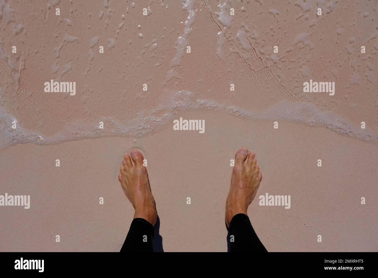 Indonesia Sumbawa - Pantai Pink Lambu - piedi su Pink Beach Lambu Foto Stock