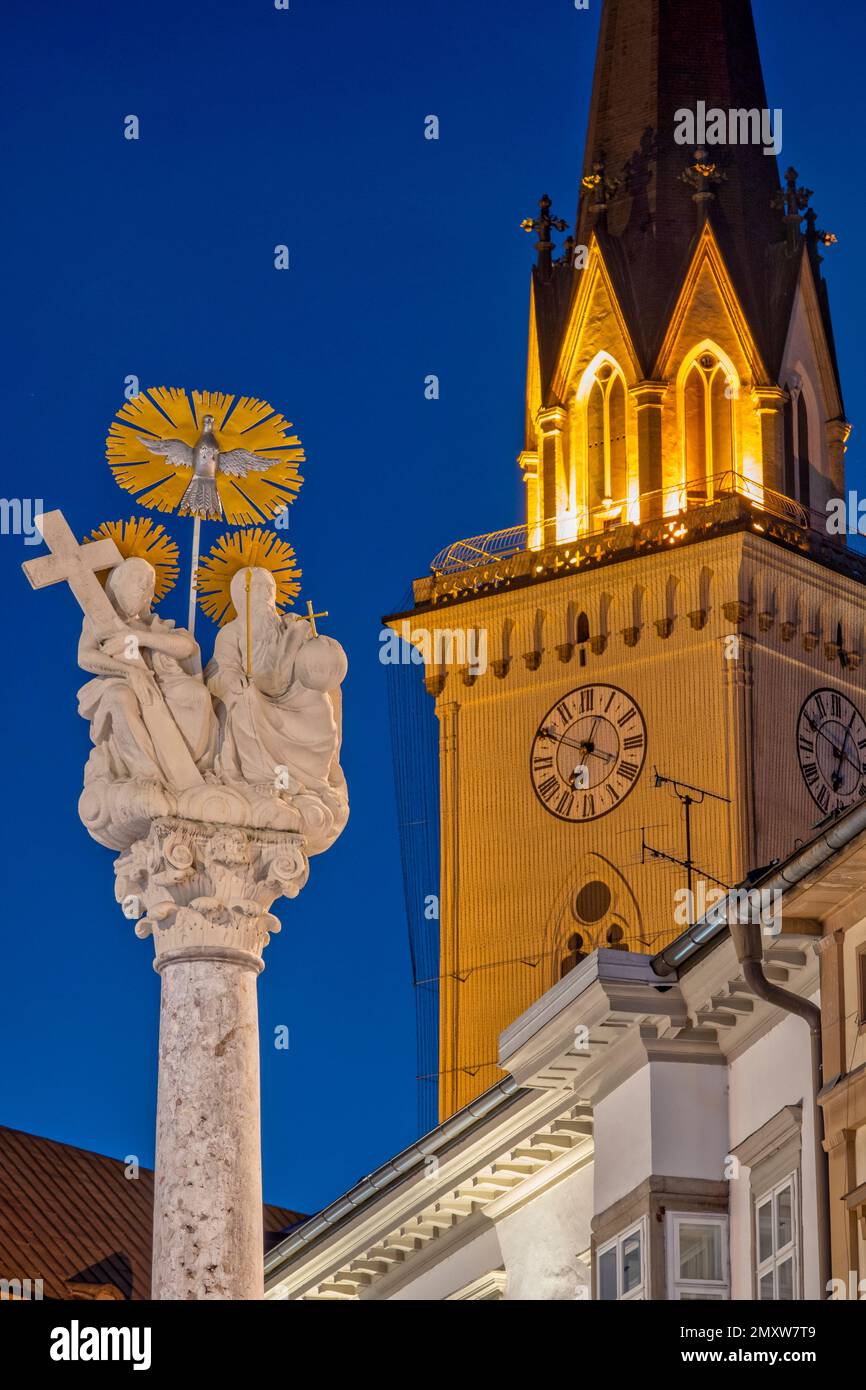 Dreifaltigkeitssäule (colonna della Trinità) in Hauptplatz, Villach, Austria Foto Stock