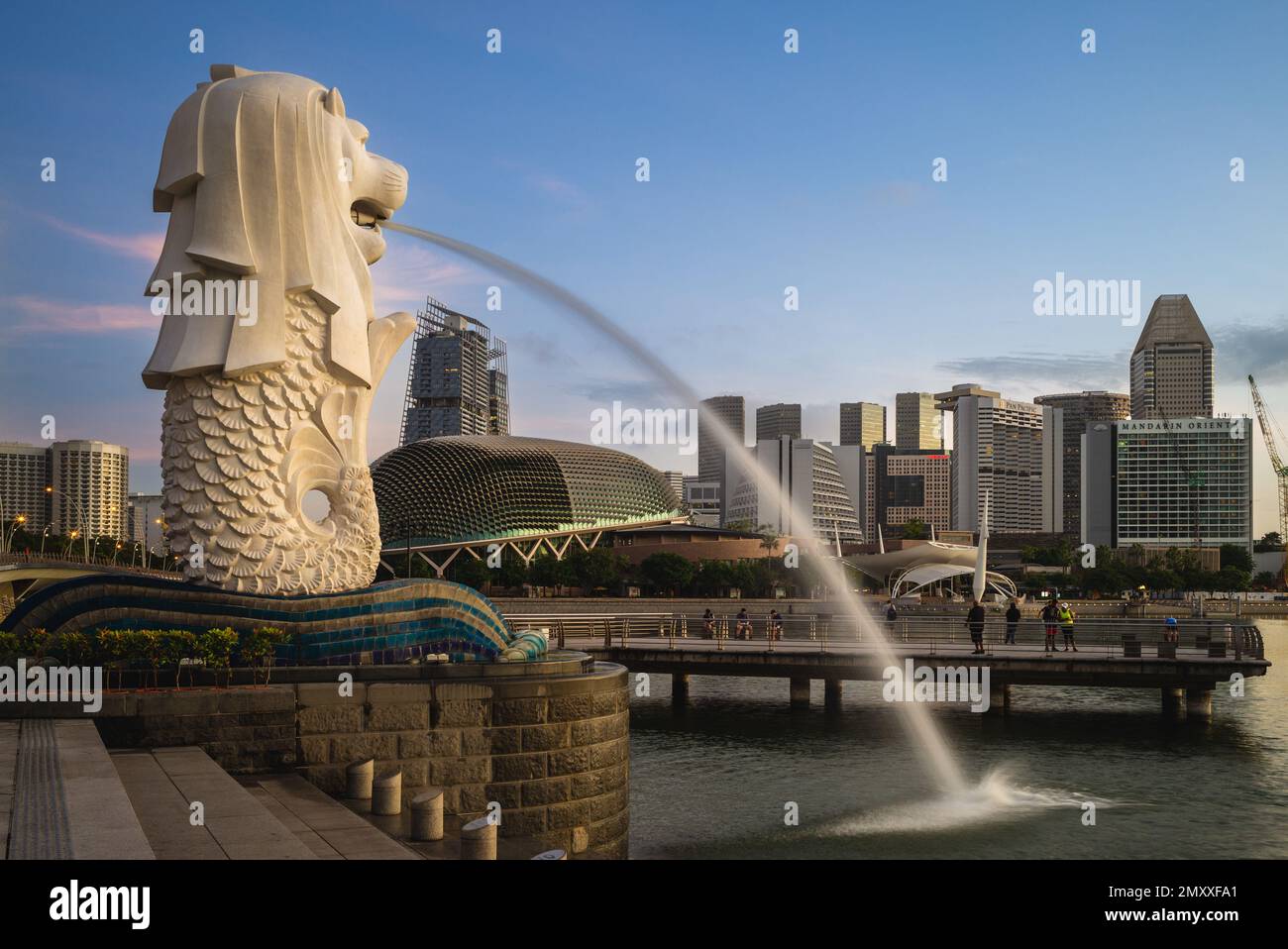 6 febbraio 2020: Statua del Merlion a Marina Bay a singapore. Il Merlion è la mascotte ufficiale di singapore disegnata da Alec Fraser Brunner, estesamente u Foto Stock