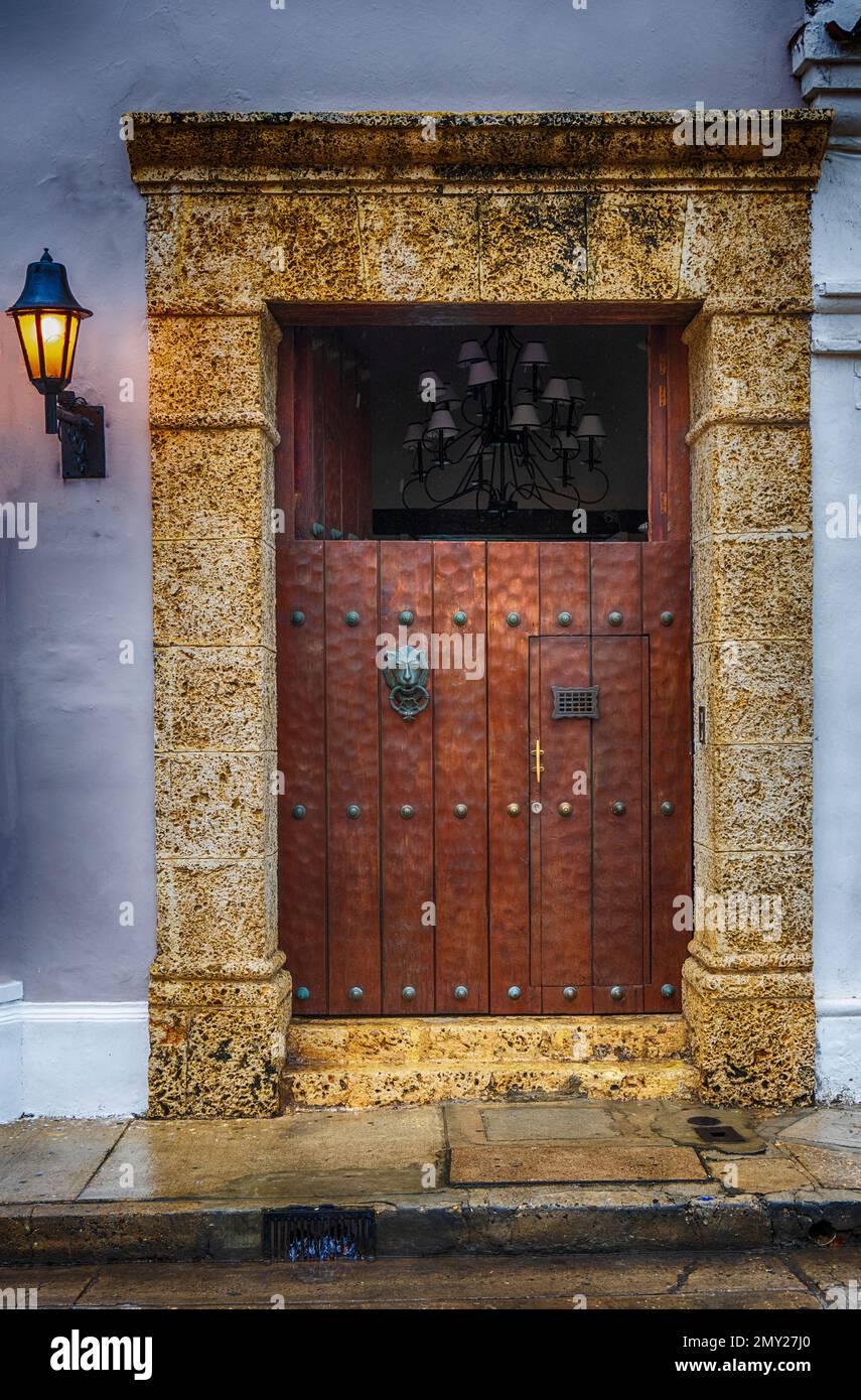 Vecchie porte nella città fortificata di Cartagena, Colombia Foto Stock