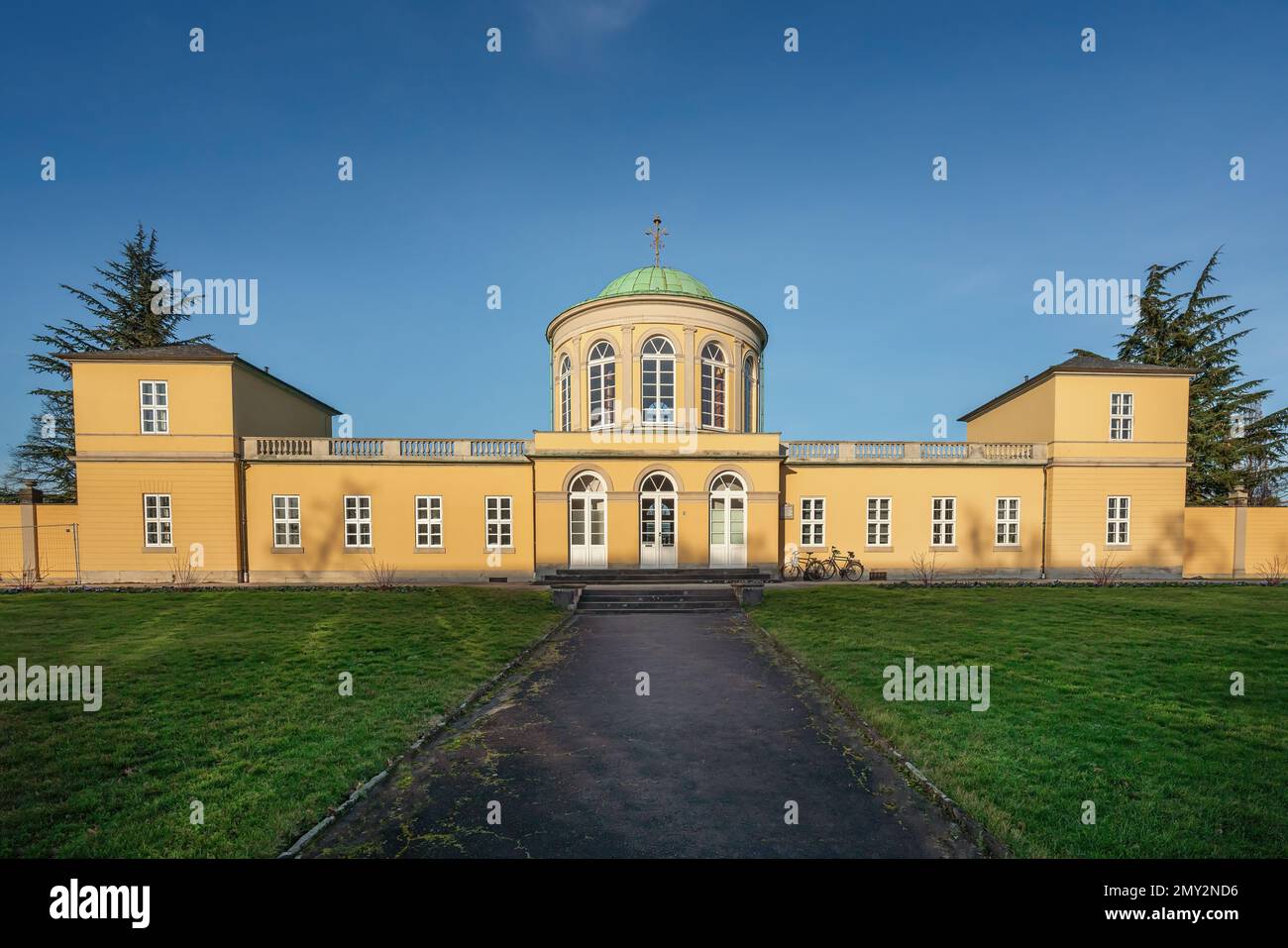 Edificio del padiglione della biblioteca nel giardino botanico Berggarten - Hannover, bassa Sassonia, Germania Foto Stock