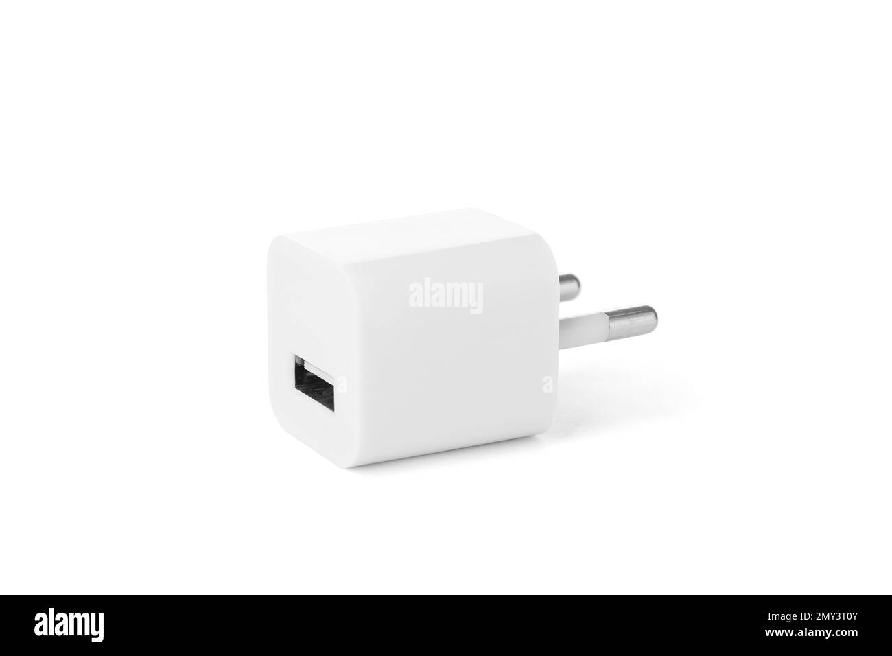 Adattatore di alimentazione USB per la ricarica della batteria isolato su bianco Foto Stock