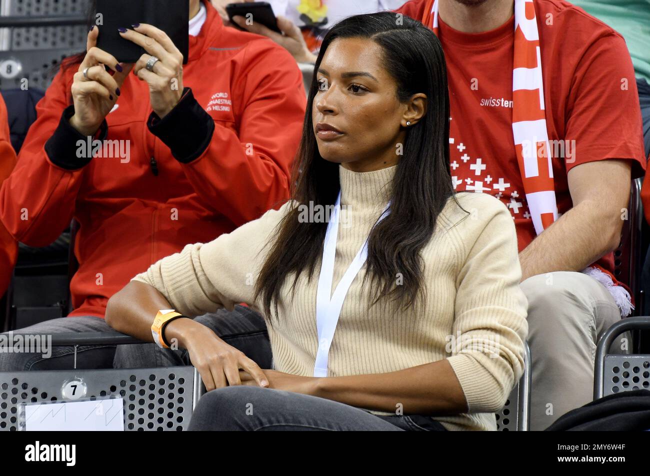 Treviri, Germania. 04th Feb, 2023. Tennis, uomini: Davis Cup - turno di qualificazione, qualifiche, Germania - Svizzera; Lilian de Carvalho Monteiro, partner di Boris Becker, siede nel Presidential Box. Credit: Harald Tittel/dpa/Alamy Live News Foto Stock