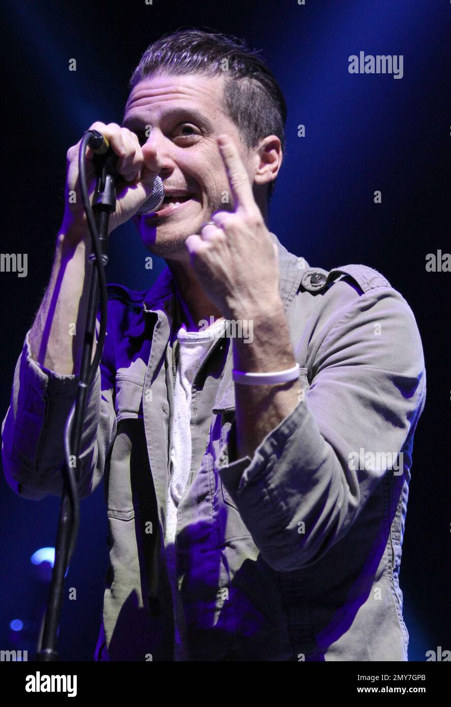 Paul Meany with Mutemath performs as the opener for Twenty One Pilots during the Emotional Roadshow World Tour at the Infinite Energy Center on Saturday, August 6, 2016, in Atlanta. (Photo by Robb Cohen/Invision/AP) Foto Stock