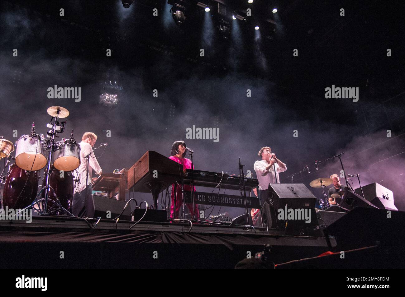 Al Doyle, from left, Nancy Whang, James Murphy, and Pat Mahoney of LCD Soundsystem perform on day 4 of Lollapalooza on Sunday, July 31, 2016, in Chicago. (Photo by Amy Harris/Invision/AP) Foto Stock