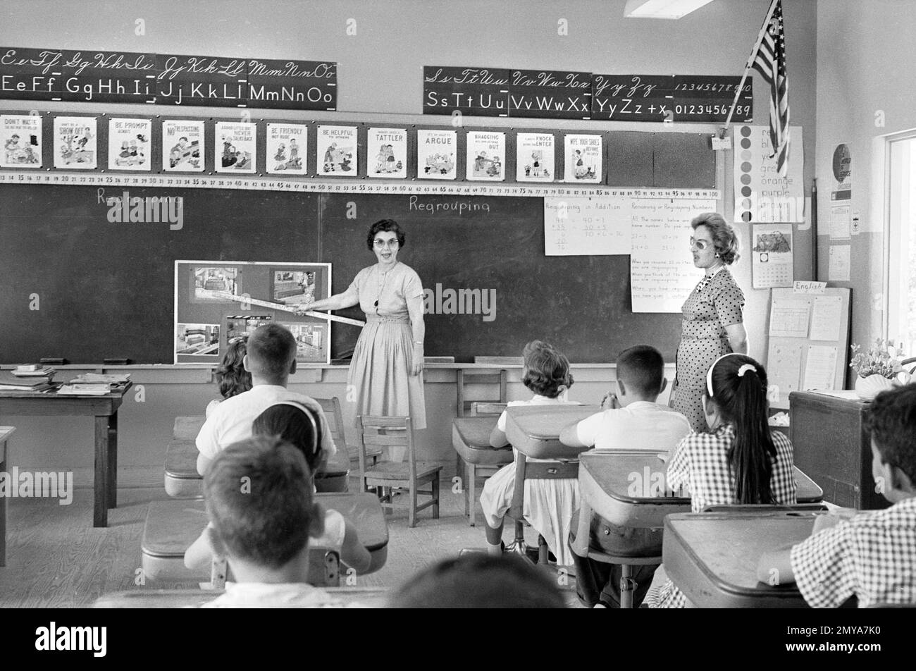 Studenti rifugiati cubani e insegnanti in aula, Miami, Florida, USA, Thomas J. o'Halloran, STATI UNITI News & World Report Magazine Photograph Collection, aprile 1963 Foto Stock