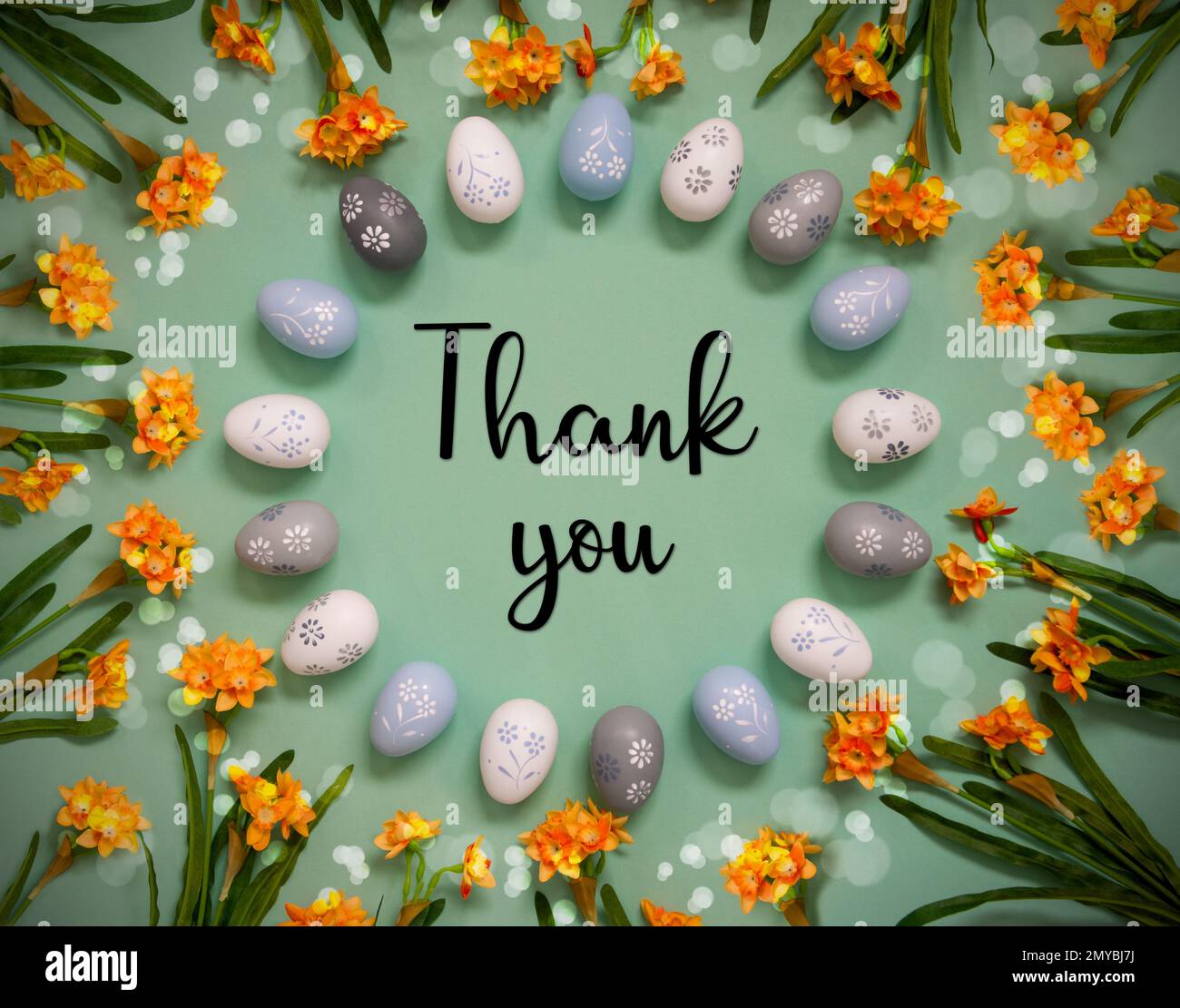 Decorazione dell'uovo di Pasqua, Fiori di primavera, testo italiano grazie  Foto stock - Alamy
