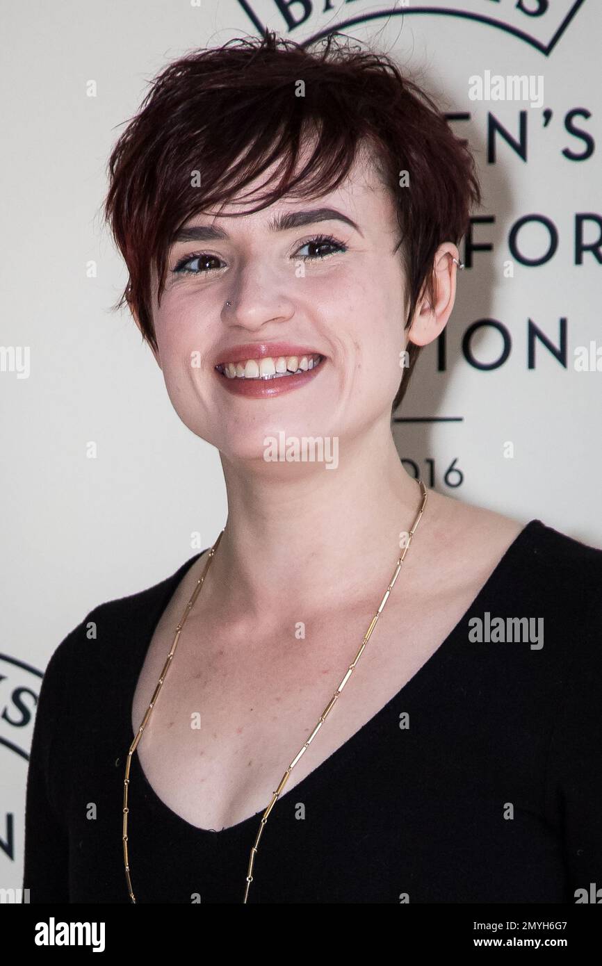 Laurie Penny poses for photographers upon arrival at the Baileys Women’s Prize for Fiction Awards Ceremony in London, Wednesday, June 8, 2016. (Photo by Vianney Le Caer/Invision/AP) Foto Stock