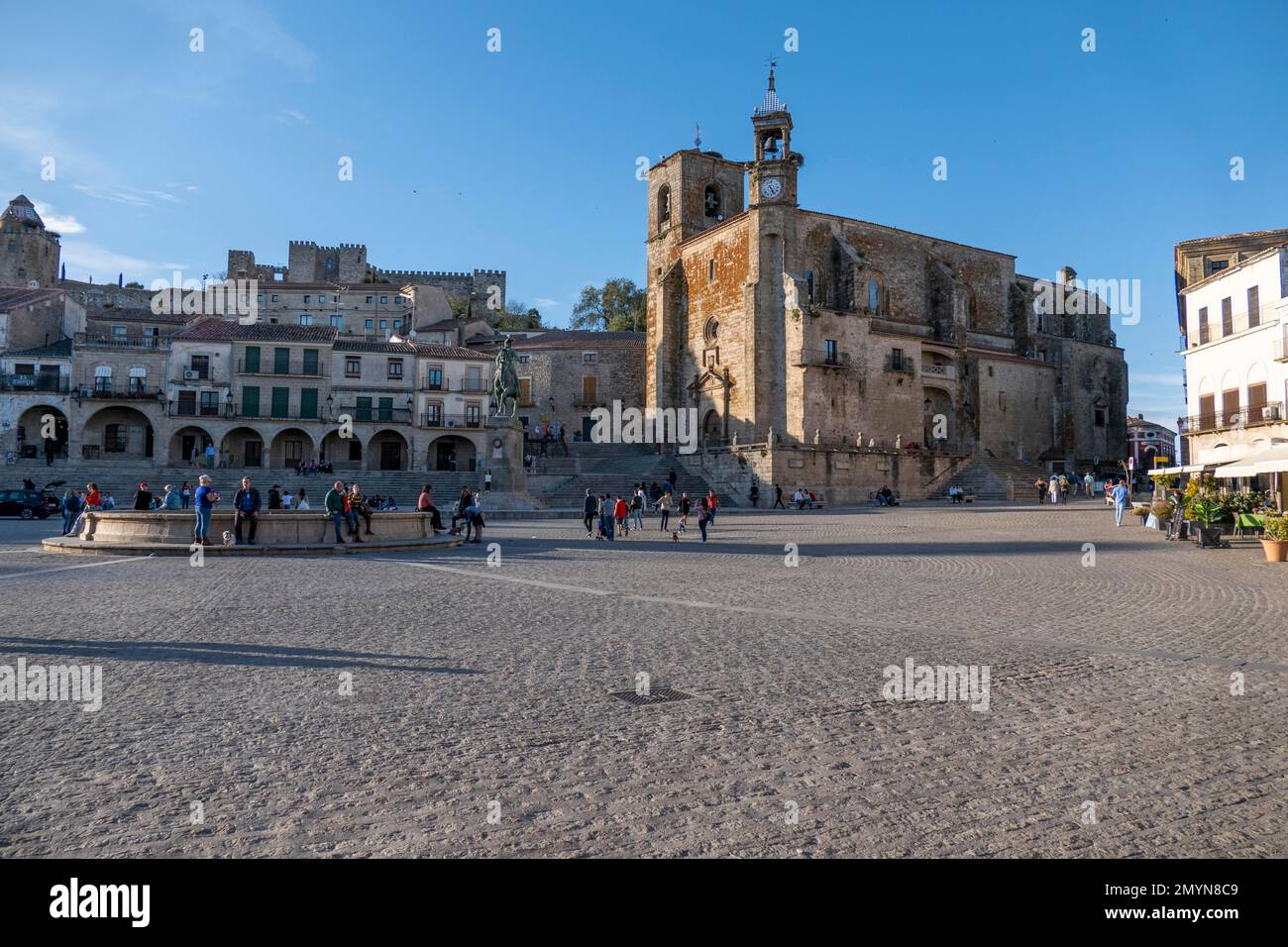 Trujillo, Piazza principale, Plaza Mayor, Chiesa di San Martin, Provincia di Caceres, Spagna, Europa Foto Stock