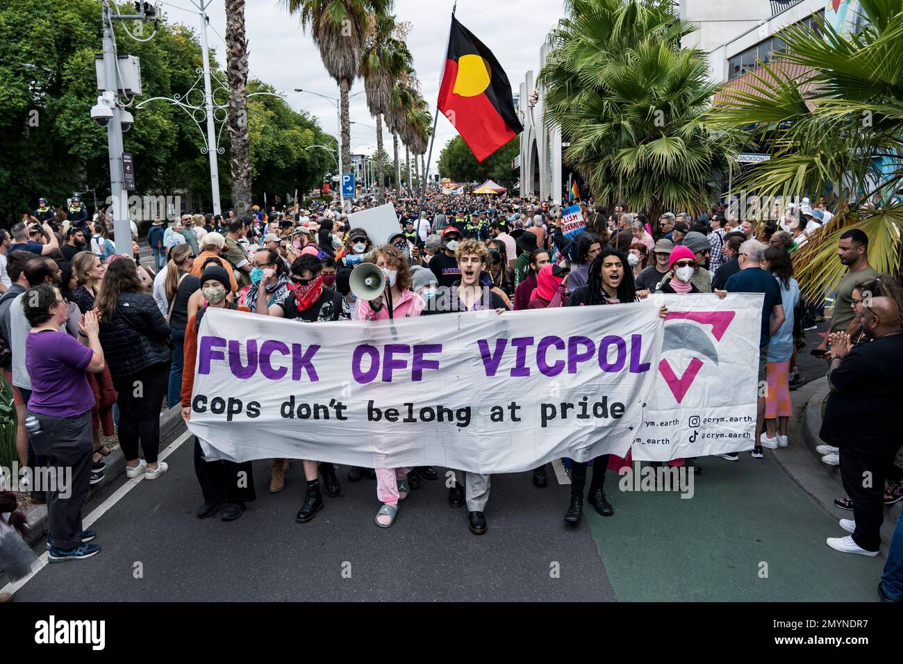 Melbourne, Australia. 05 Feb 2023. I manifestanti si rivolgono al contingente della polizia di Victioria nel marzo di Midsumma prima. Matt Hrkac/Alamy Live News Foto Stock