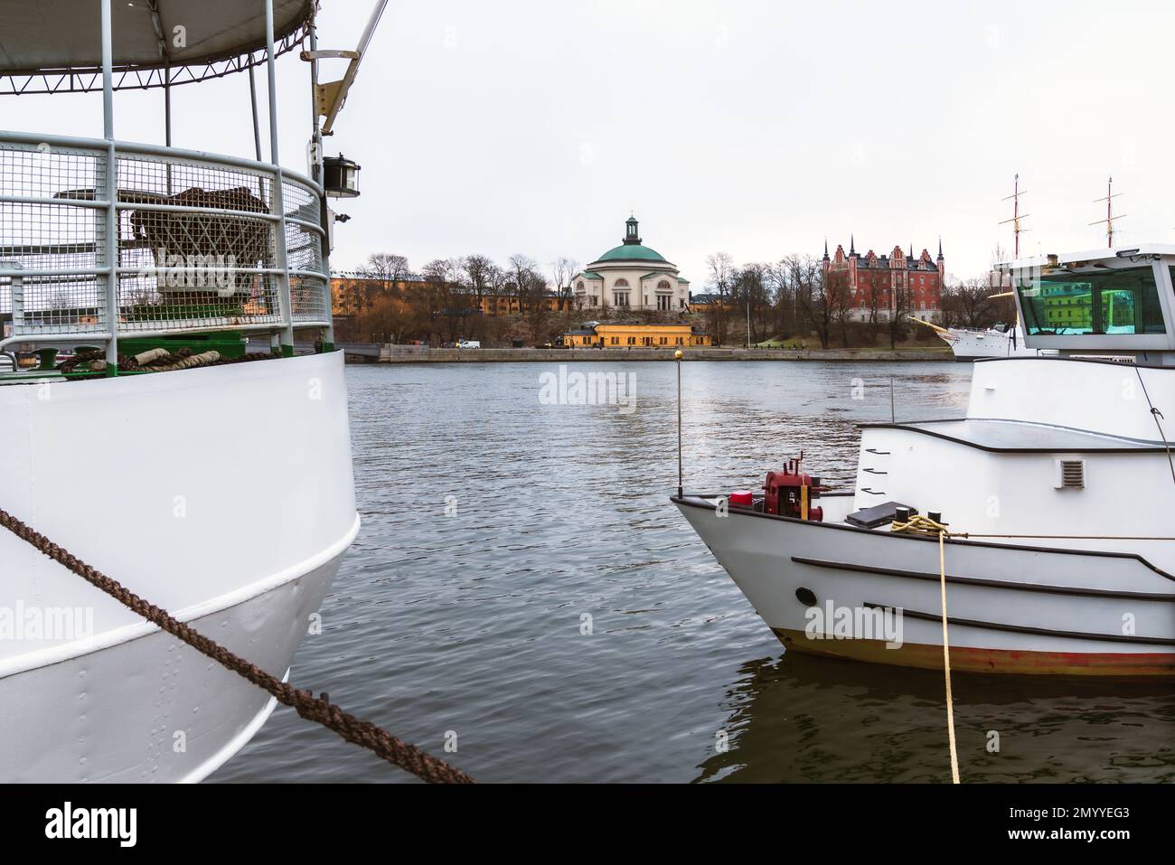 Stoccolma, Svezia. Barche ormeggiate Skeppsholmen Foto Stock