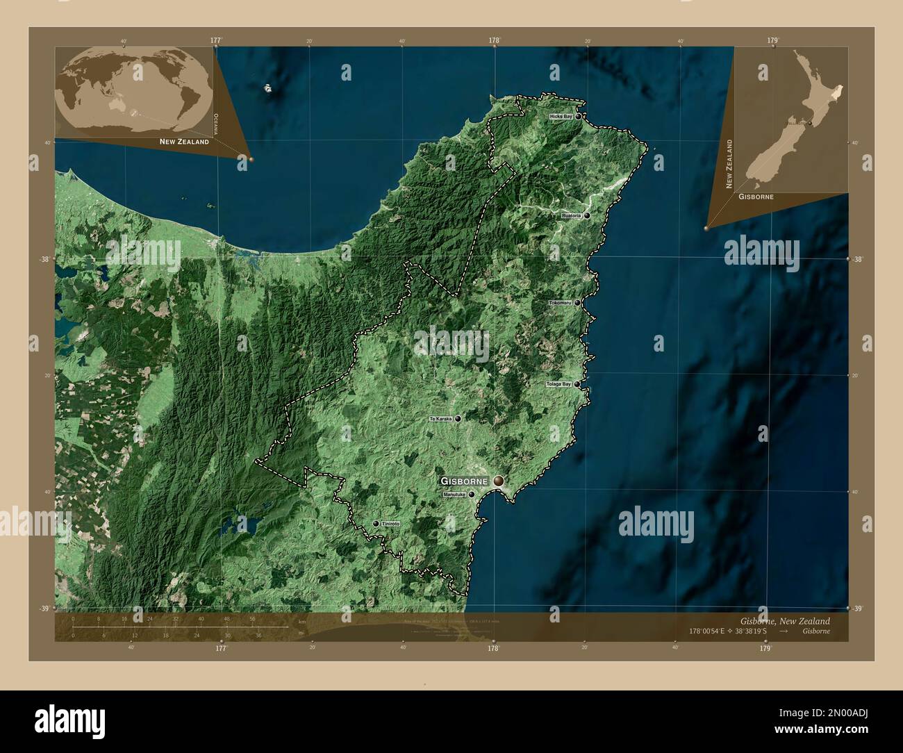 Gisborne, consiglio regionale della Nuova Zelanda. Mappa satellitare a bassa risoluzione. Località e nomi delle principali città della regione. Posizione ausiliaria ad angolo Foto Stock