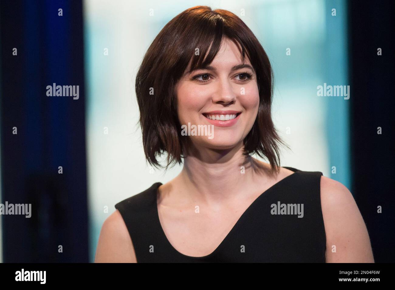 Mary Elizabeth Winstead participates in AOL's BUILD Speaker Series to discuss the film "10 Cloverfield Lane" at AOL Studios on Tuesday, March 8, 2016, in New York. (Photo by Charles Sykes/Invision/AP) Foto Stock