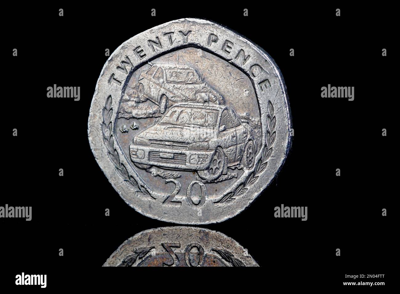Lato opposto di una moneta da $20P dell'Isola di Man del 1997 che commemora il raduno automobilistico annuale delle isole Foto Stock