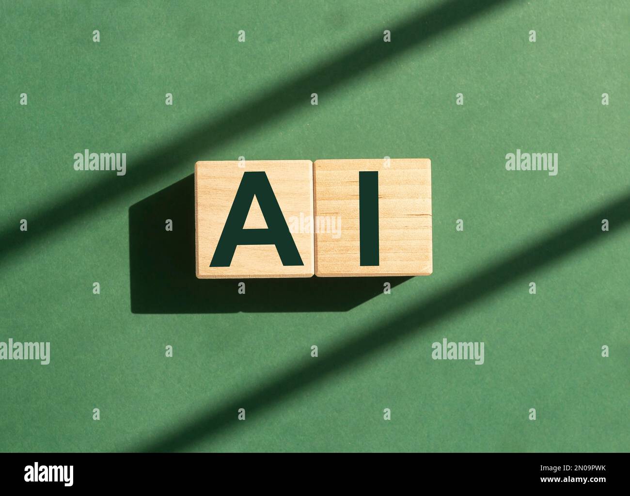 Intelligenza artificiale ai, concetto di reti neurali e consapevolezza ecologica, sfondo verde. Foto di alta qualità Foto Stock