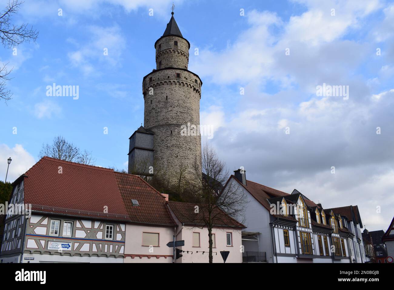 Centro storico di Idstein con la torre delle streghe Foto Stock
