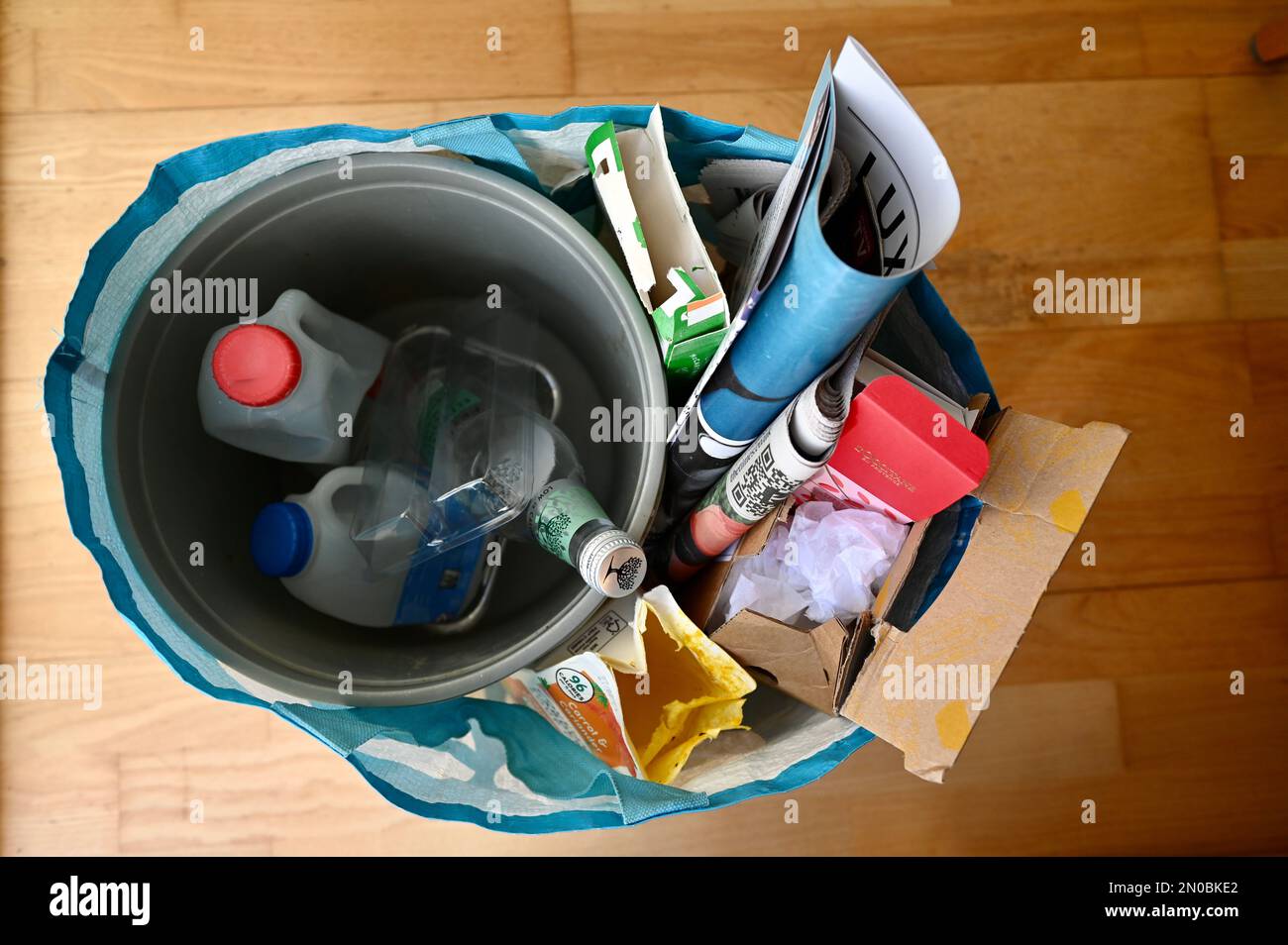 Rifiuti domestici per il riciclaggio. Foto Stock
