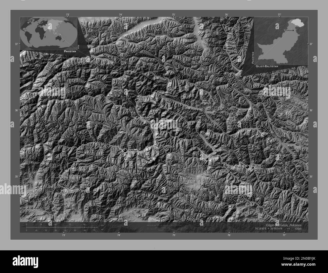 Gilgit-Baltistan, zona amministrata centralmente del Pakistan. Mappa altimetrica bilivello con laghi e fiumi. Località e nomi delle principali città del reg Foto Stock