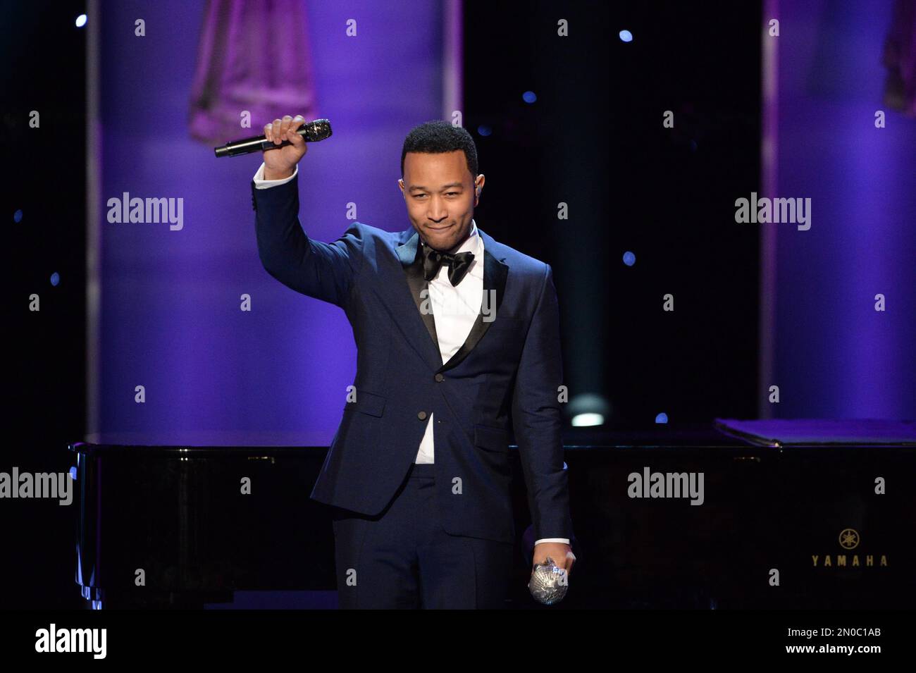 John Legend accepts the President’s award at the 47th NAACP Image Awards at the Pasadena Civic Auditorium on Friday, Feb. 5, 2016, in Pasadena, Calif. (Photo by Phil McCarten/Invision/AP) Foto Stock