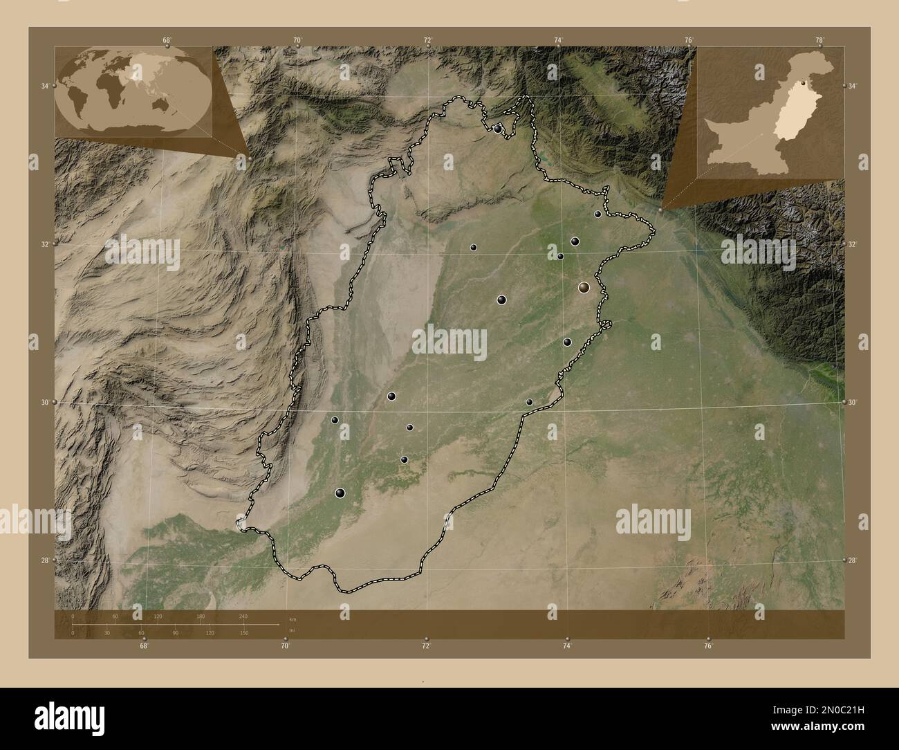 Punjab, provincia del Pakistan. Mappa satellitare a bassa risoluzione. Posizioni delle principali città della regione. Mappe delle posizioni ausiliarie degli angoli Foto Stock