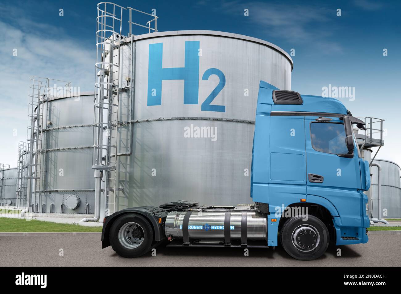 Carrello a celle a combustibile sullo sfondo dello stoccaggio di idrogeno. Nuovo concetto di fonti di energia Foto Stock