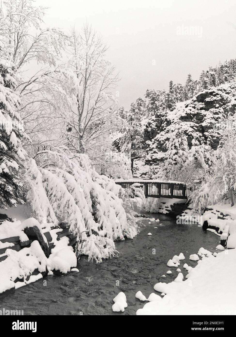 Ponte su un fiume in Estes Park, Colorado Foto Stock