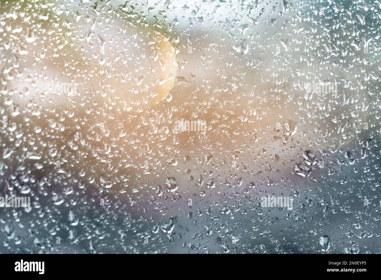 Gocce d'acqua sulla finestra Foto Stock