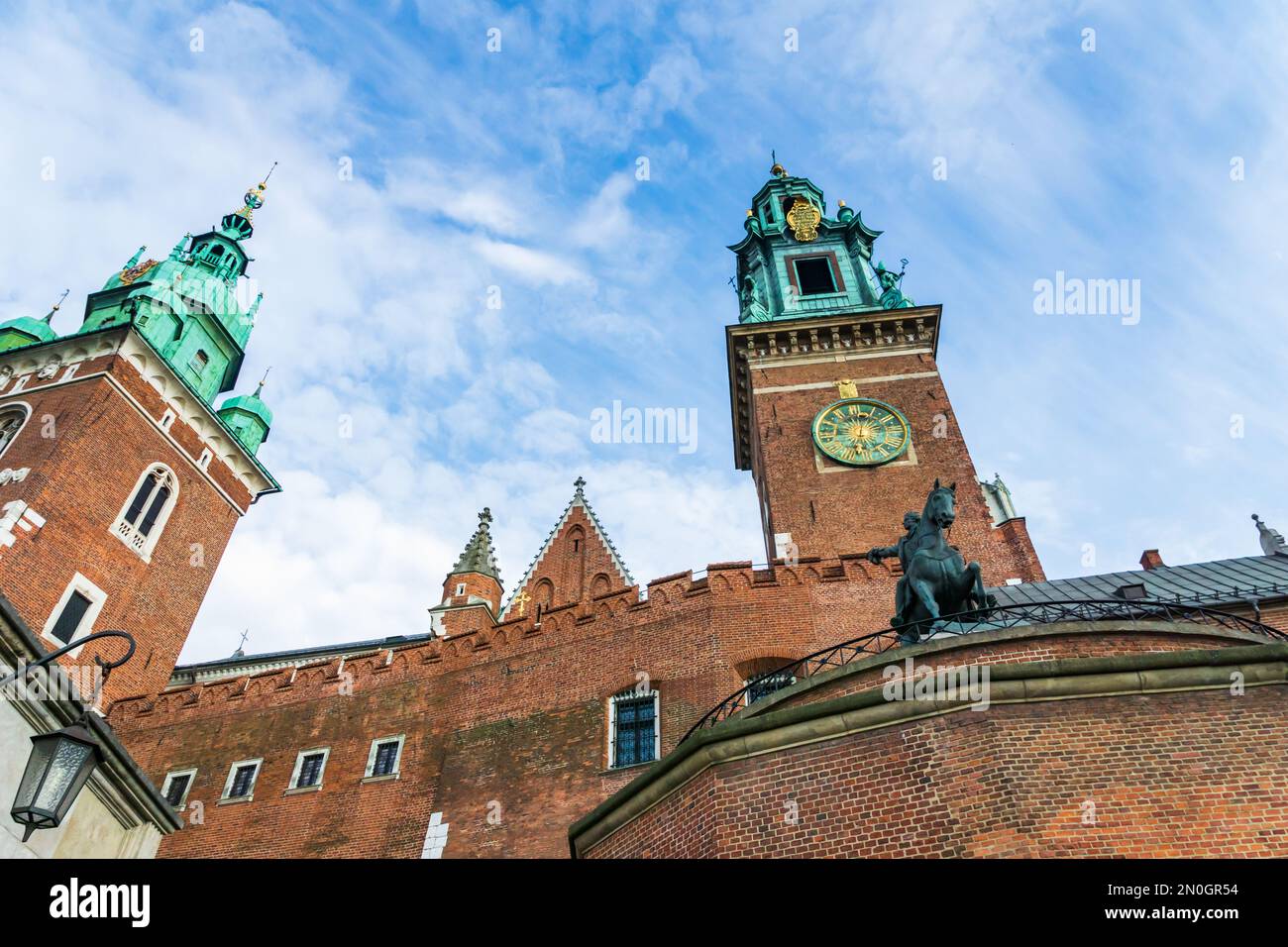 Castello reale di Wawel e vista sul sito della cattedrale a Cracovia, Polonia, una popolare architettura storica per i turisti. Foto Stock