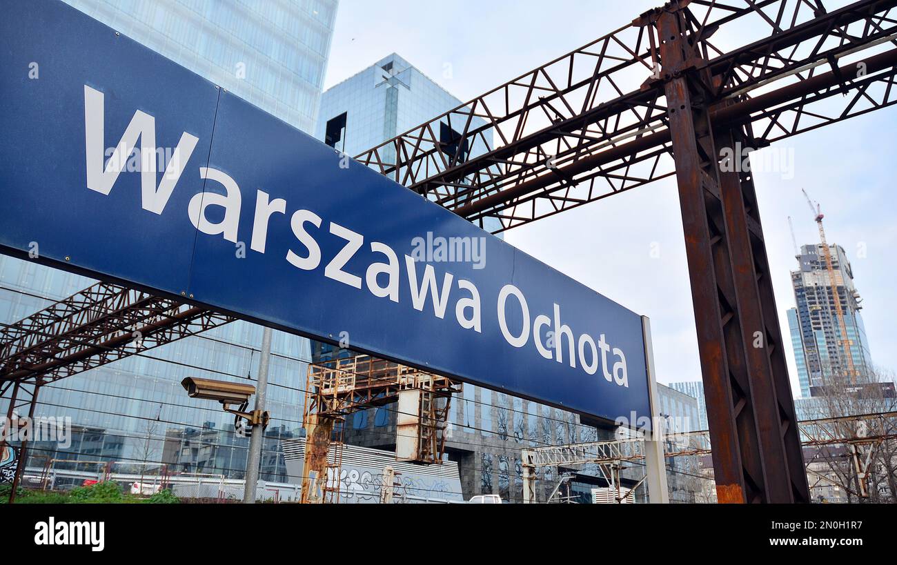 Varsavia, Polonia. 30 novembre 2020. Cartello Warszawa Ochota. Foto Stock