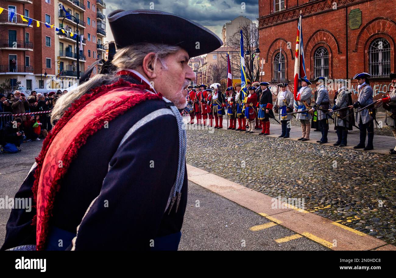 Torino, Italia. 05th Feb, 2023. Italia Piemonte Torino Borgo Dora Balon - mercato dell'antiquariato Gran Baloon - Gruppo storico Pietro Micca di Torino Credit: Realy Easy Star/Alamy Live News Foto Stock