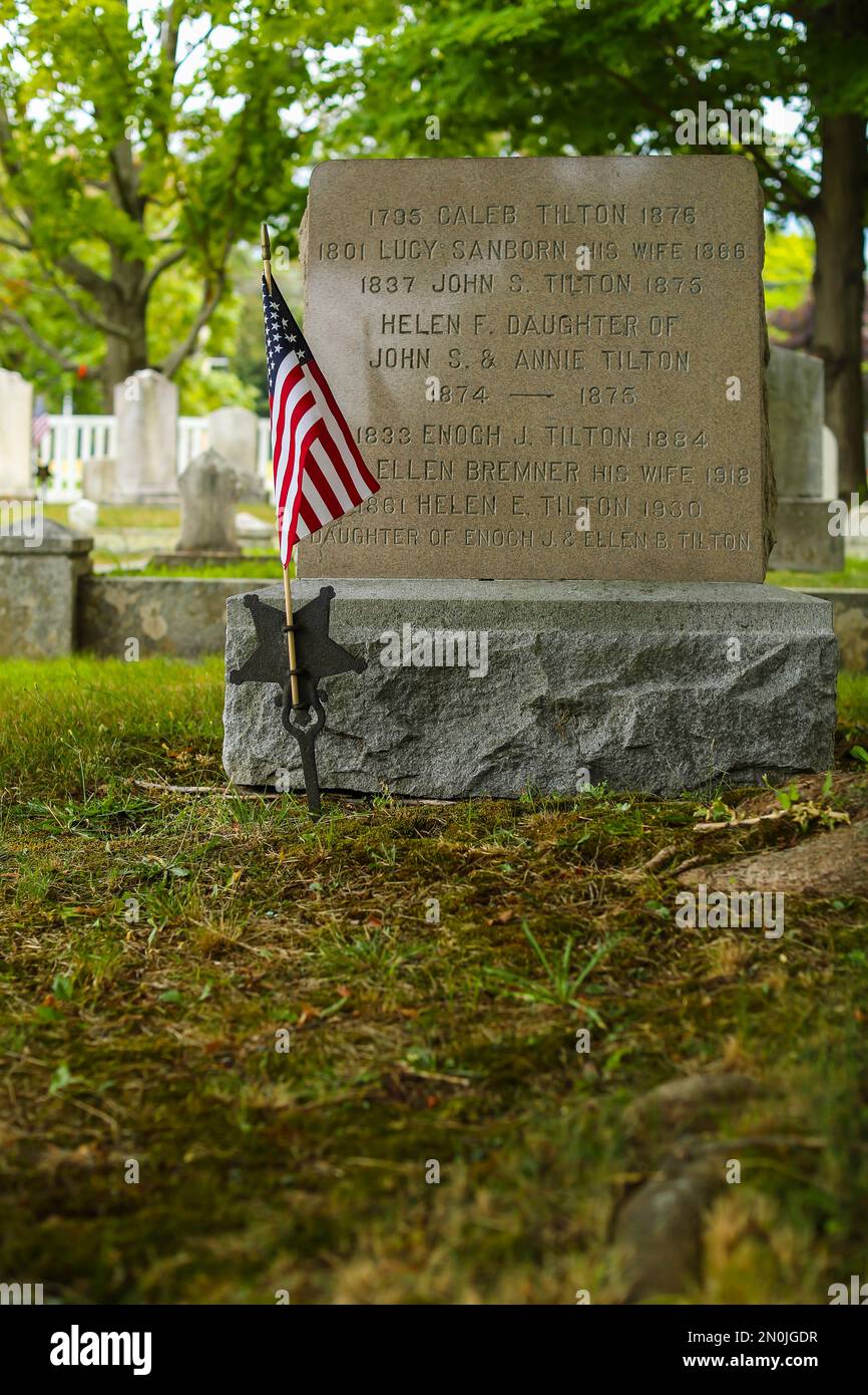 Il Dodge Cemetery è un cimitero di proprietà della città e non fa parte della prima chiesa Battista, anche se è vicino alla chiesa sul comune della città. Hamp Foto Stock