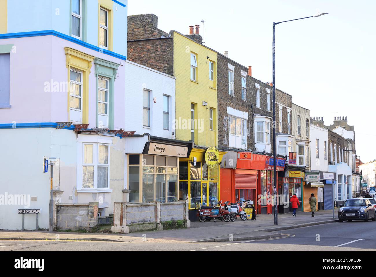 Northdown Road a Cliftonville, una parte trascurata di Margate, che è ora in via di gentrificazione e di tendenza, nel Kent settentrionale, Regno Unito Foto Stock