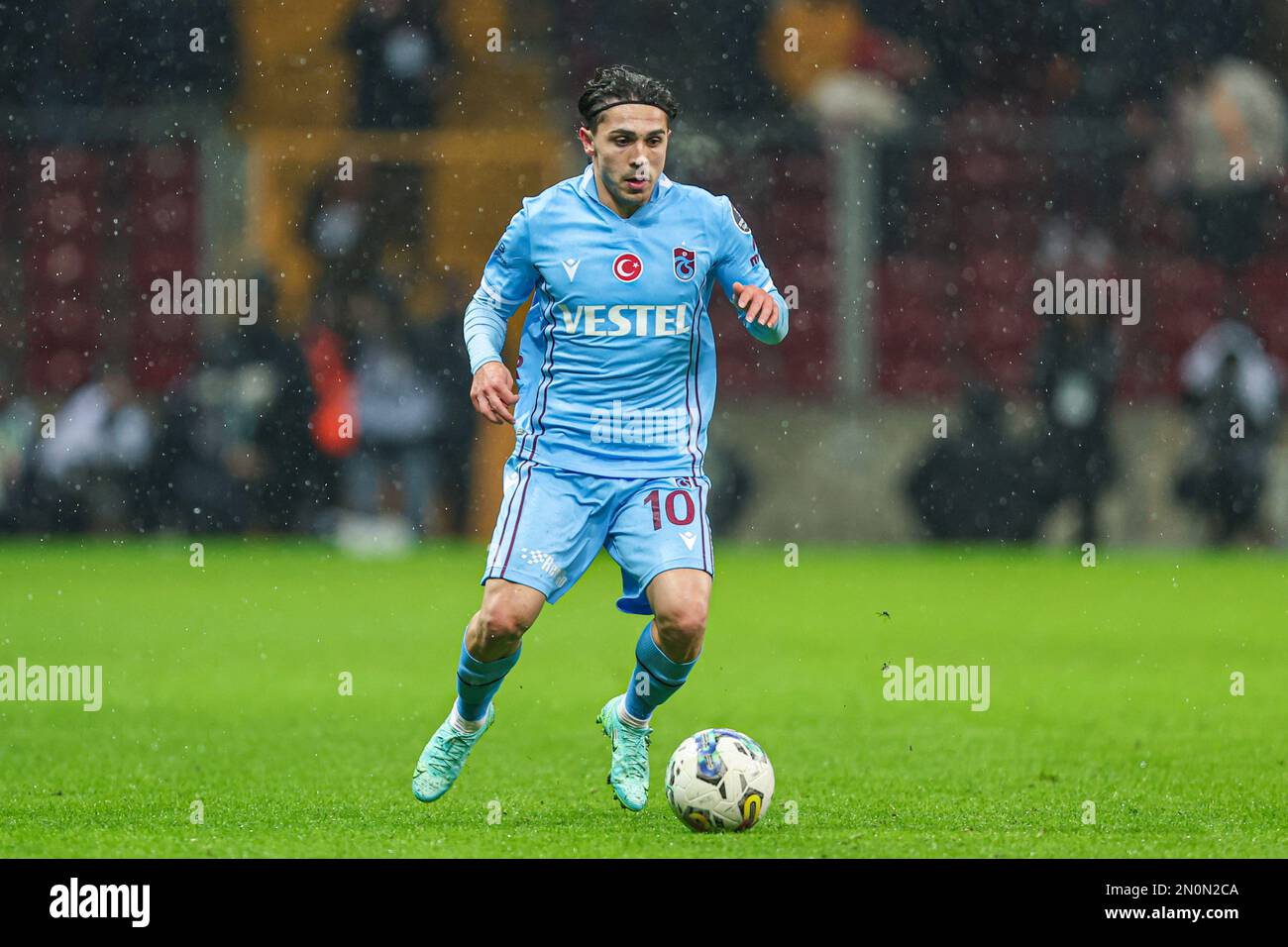 ISTANBUL, TURCHIA - 5 FEBBRAIO: Abdulkadir Odur di Trabzonspor durante la partita turca Super Lig tra Galatasaray e Trabzonspor a Nef Stadyumu il 5 febbraio 2023 a Istanbul, Turchia (Foto di Orange Pictures) Foto Stock