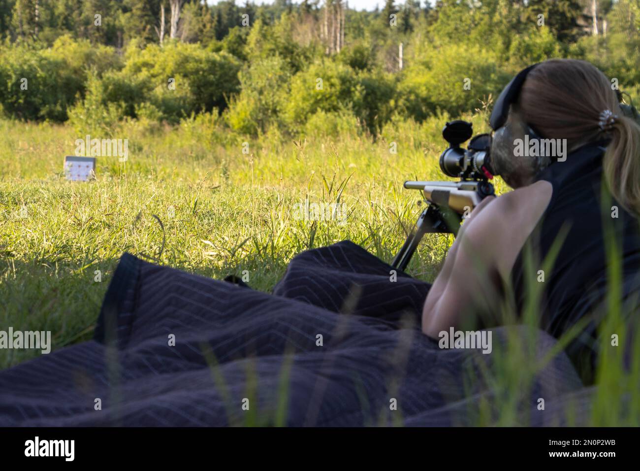 femmina con tiro a segno Foto Stock