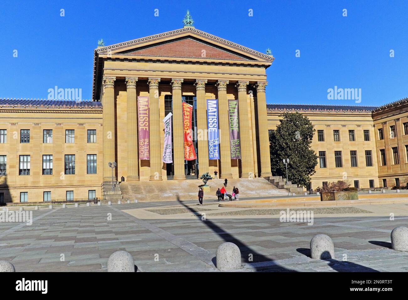 L'edificio principale del Philadelphia Museum of Art si trova sulla Benjamin Franklin Parkway a Philadelphia, Pennsylvania, il 26 dicembre 2022. Foto Stock L'edificio principale del Philadelphia Museum of Art si trova sulla Benjamin Franklin Parkway a Philadelphia, Pennsylvania, il 26 dicembre 2022. Foto Stock