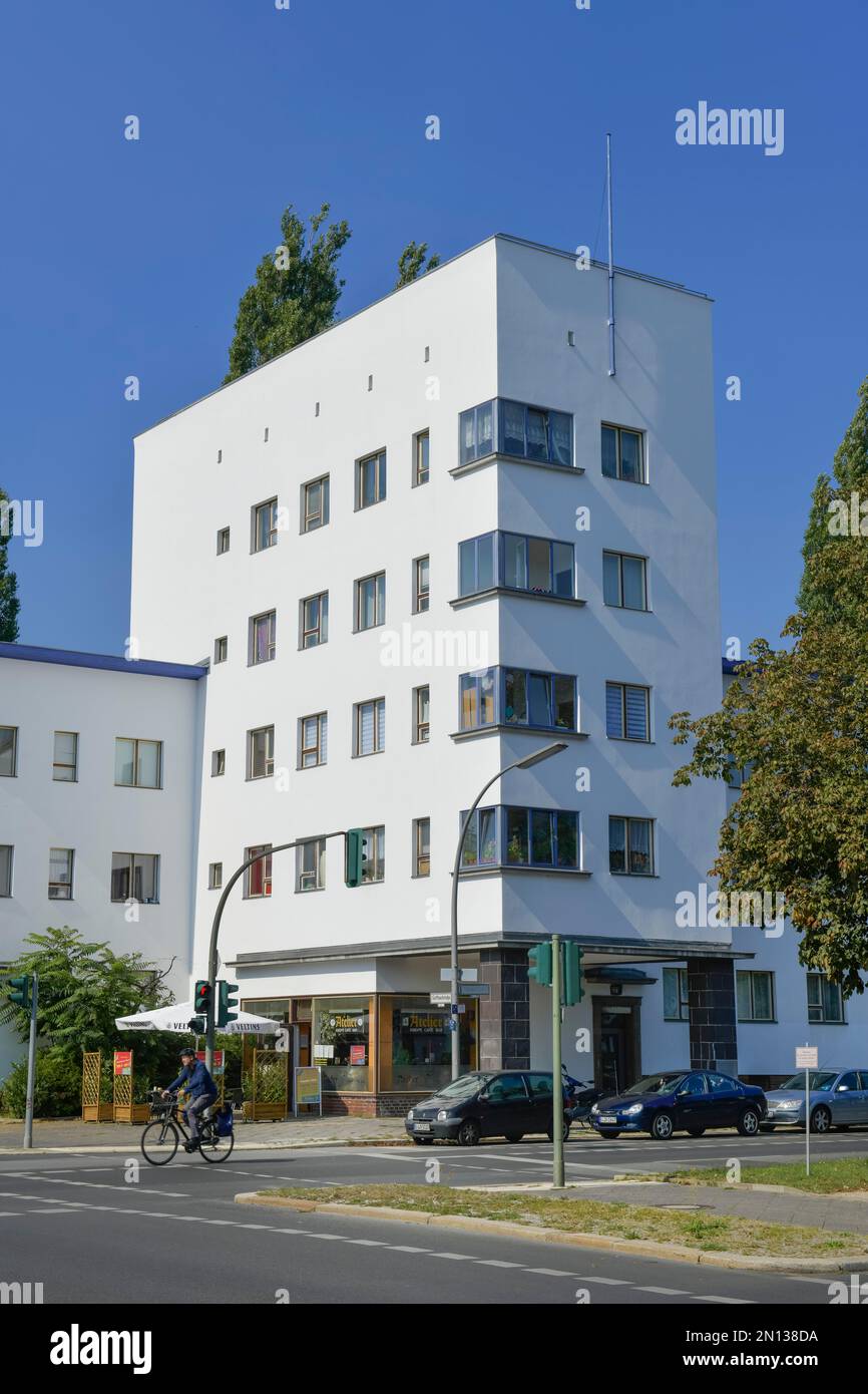 Grande casa di proprietà Weiße Stadt, Torhaus, Aroser Allee, patrimonio dell'umanità dell'UNESCO, Reinickendorf, Berlino, Germania, Europa Foto Stock