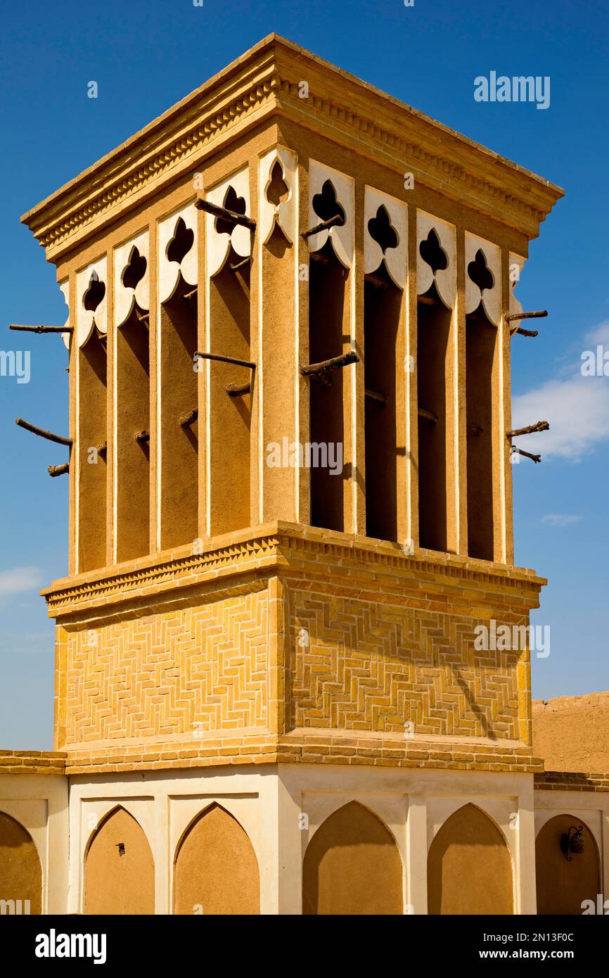 Torri del vento, edifici in argilla nella città vecchia, Yasd, Yasd, Iran, Asia Foto Stock
