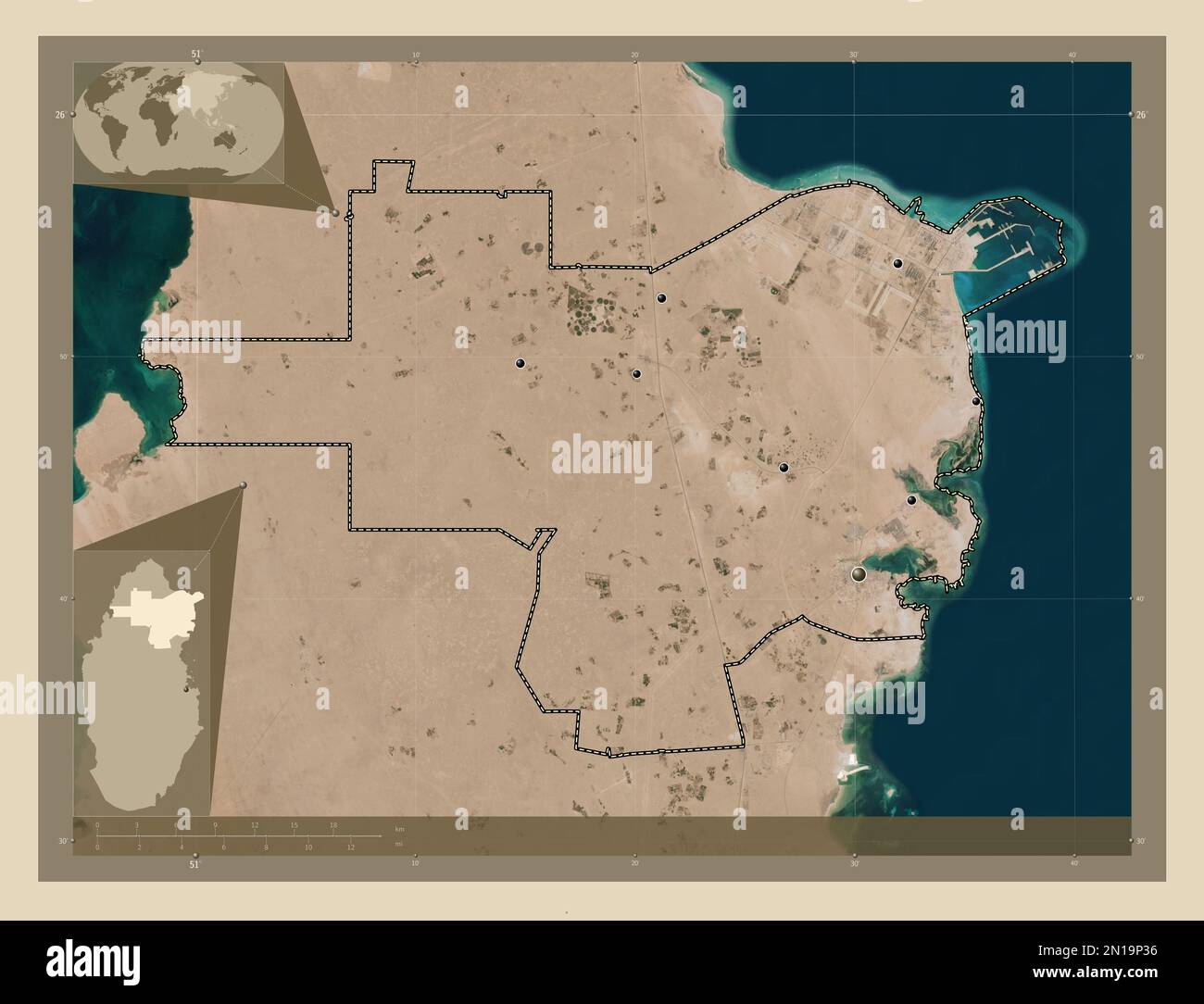 Al Khor, comune del Qatar. Mappa satellitare ad alta risoluzione. Posizioni delle principali città della regione. Mappe delle posizioni ausiliarie degli angoli Foto Stock